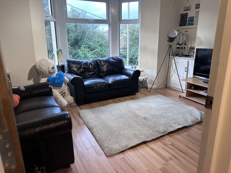 Room King Street in Pontypridd