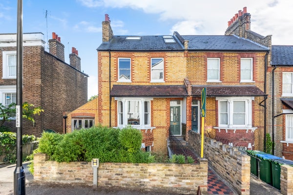 House Thorntree Road in London