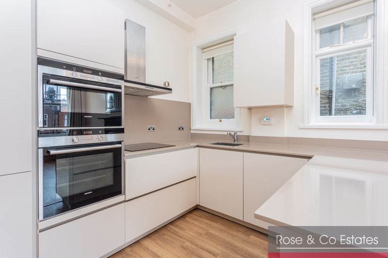 Flat Greencroft Gardens in Greater London