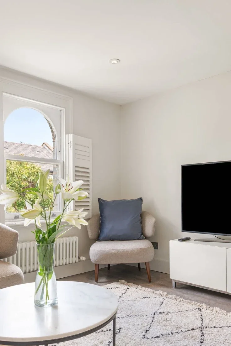 Flat Vauxhall Grove in Greater London