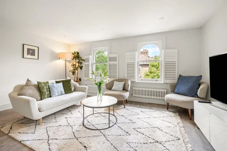 Flat Vauxhall Grove in Greater London