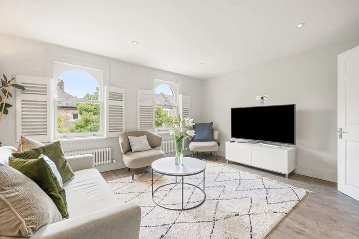Flat Vauxhall Grove in Greater London