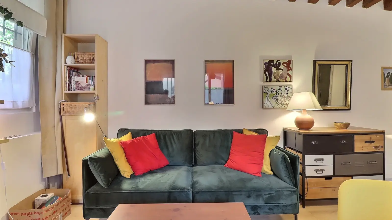 Room Rue de Montreuil in Paris