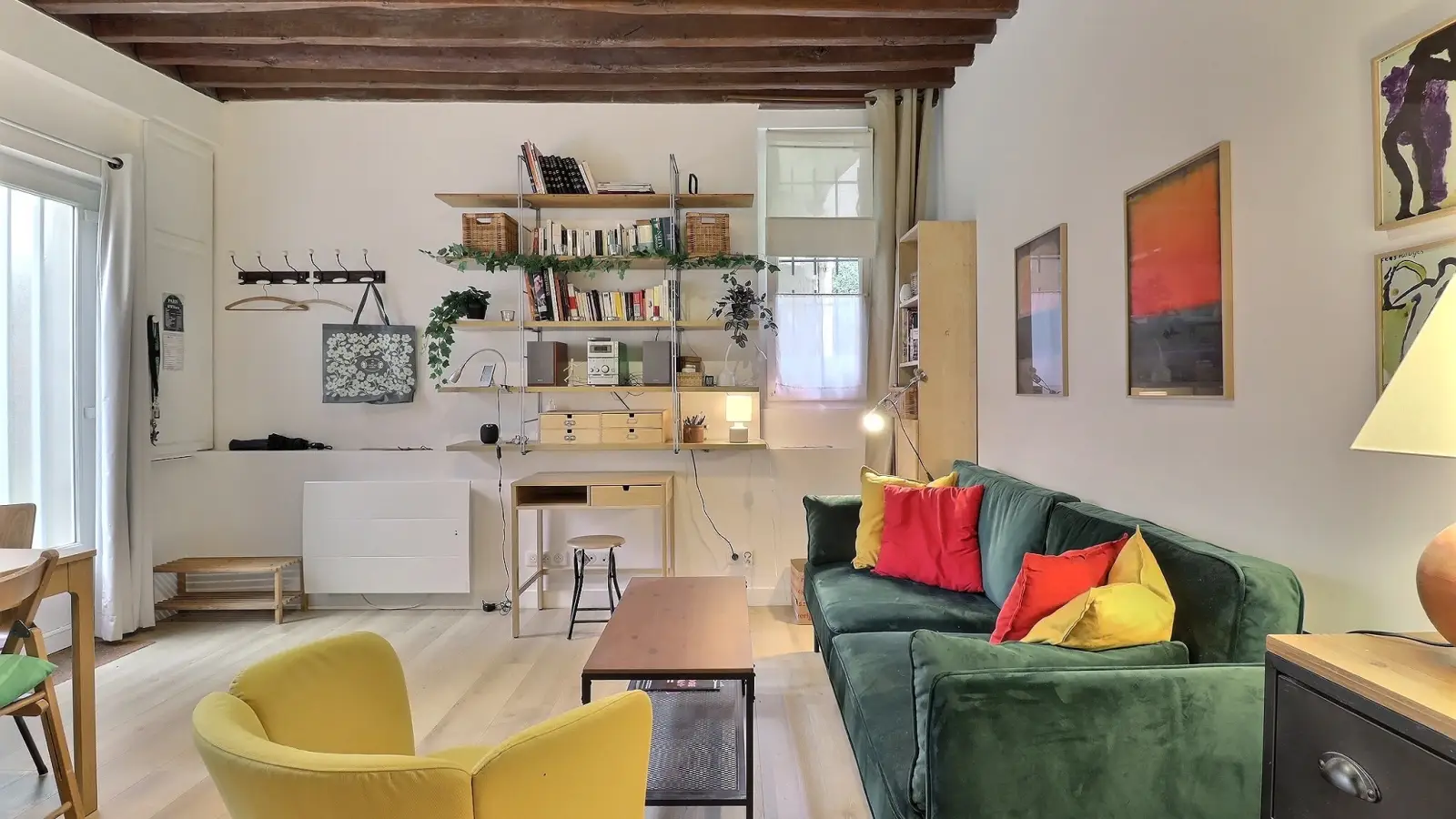 Room Rue de Montreuil in Paris