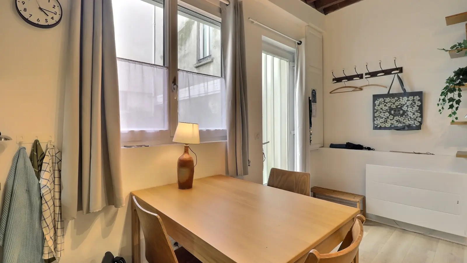 Room Rue de Montreuil in Paris