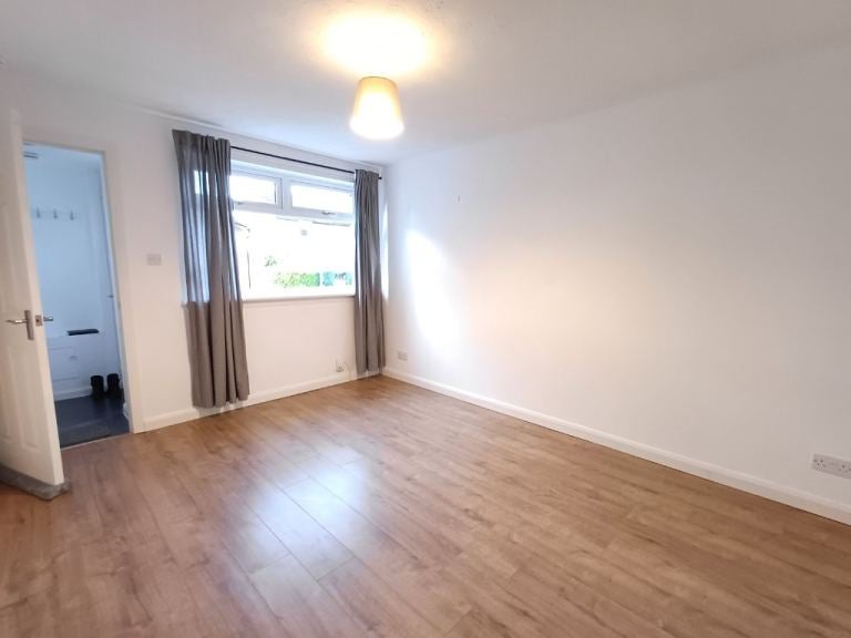 Flat Craigievar Square in City of Edinburgh