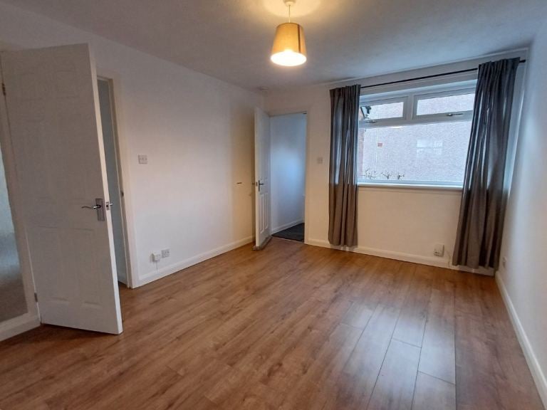 Flat Craigievar Square in City of Edinburgh