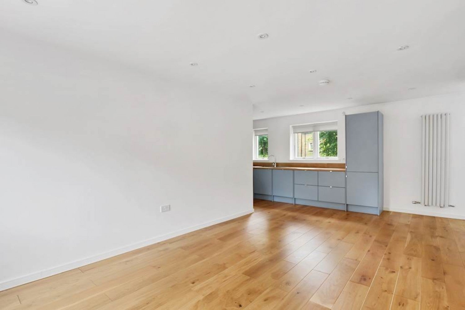 Flat Troy Road in Greater London