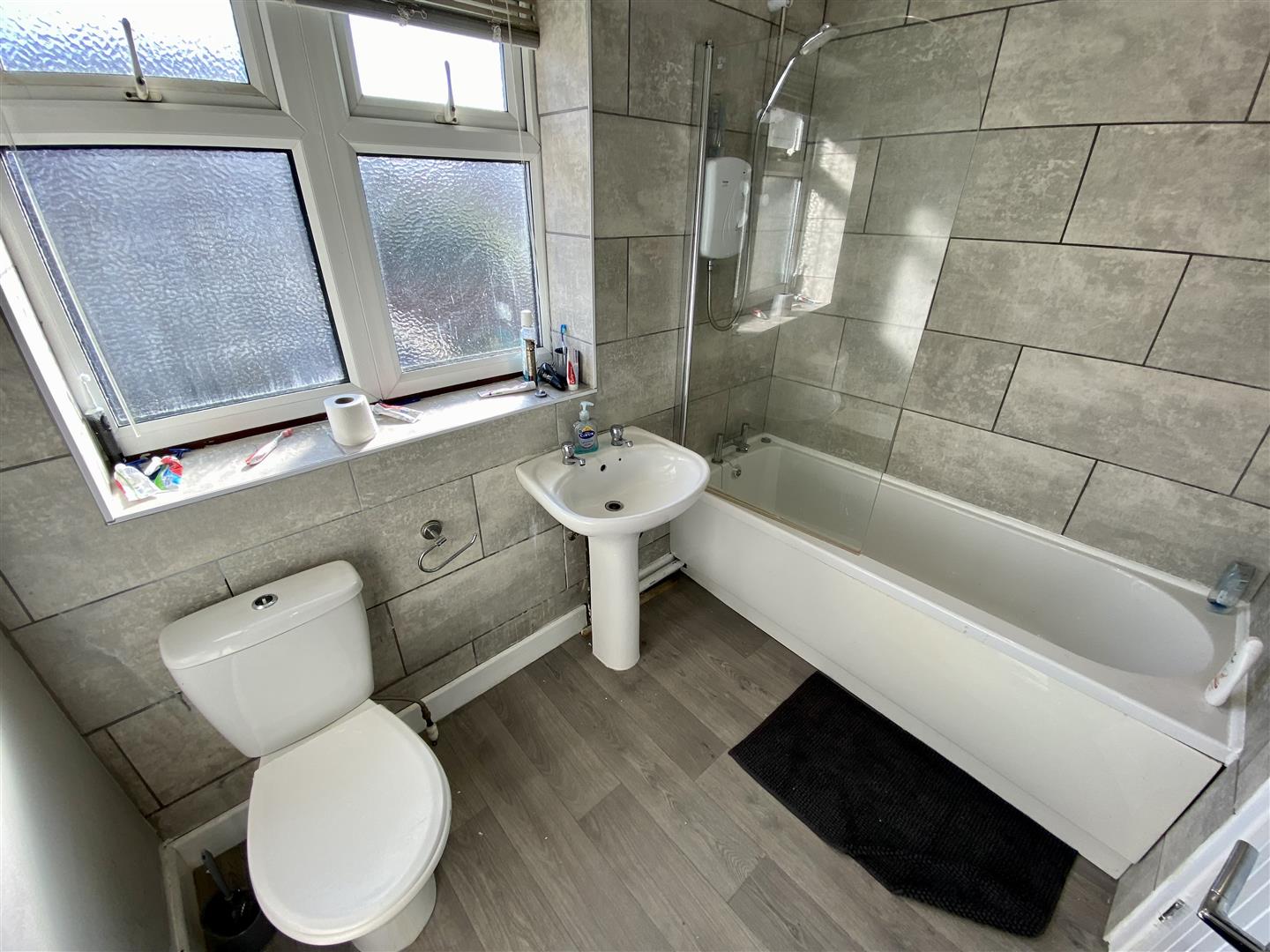 Room Mobberley Road in Bolton