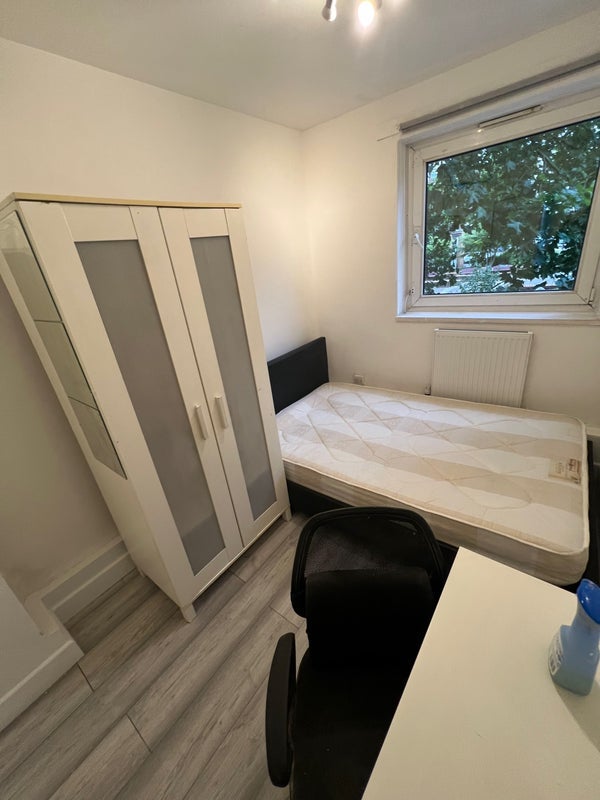 House Cephas Street in Greater London