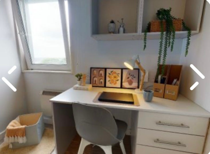 Room Hathersage Road in Manchester