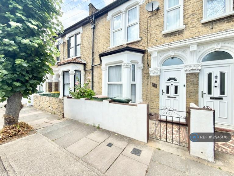House Vaughan Road in Greater London