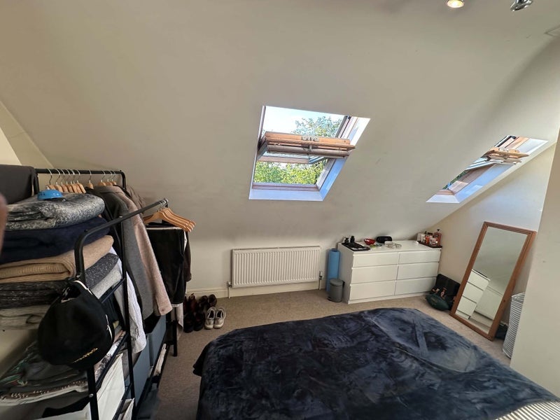 Room Saint James's Drive in Greater London