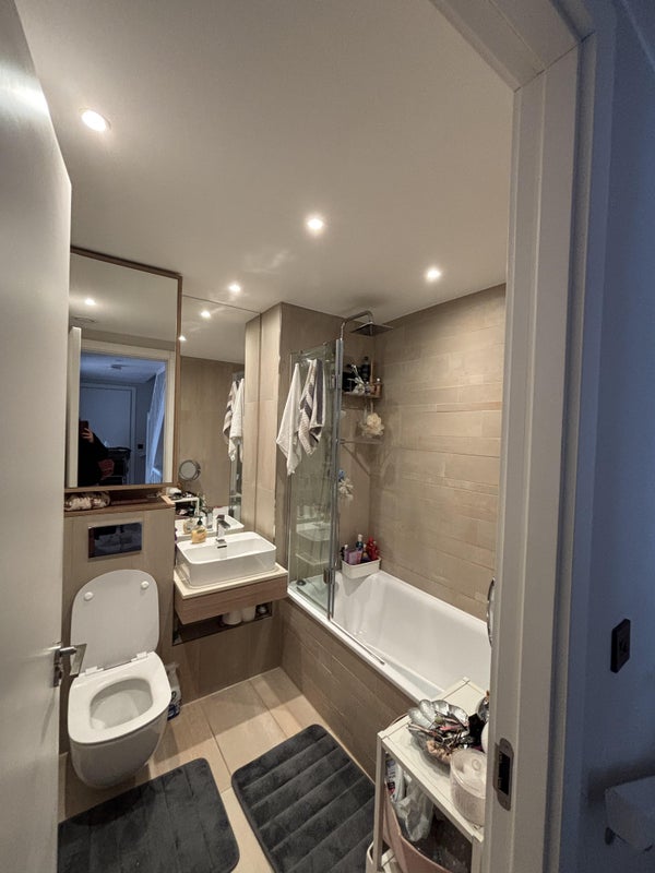 Room Carpet Street in Greater London