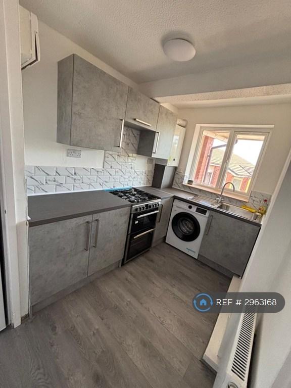 Flat Regency Court in Bradford