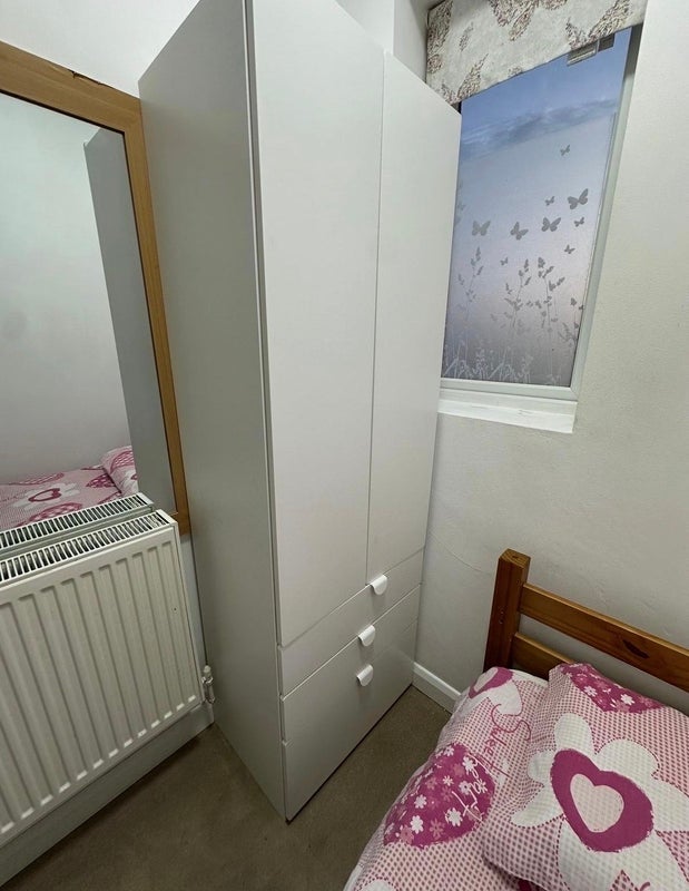 Room Moorside Road in Greater London