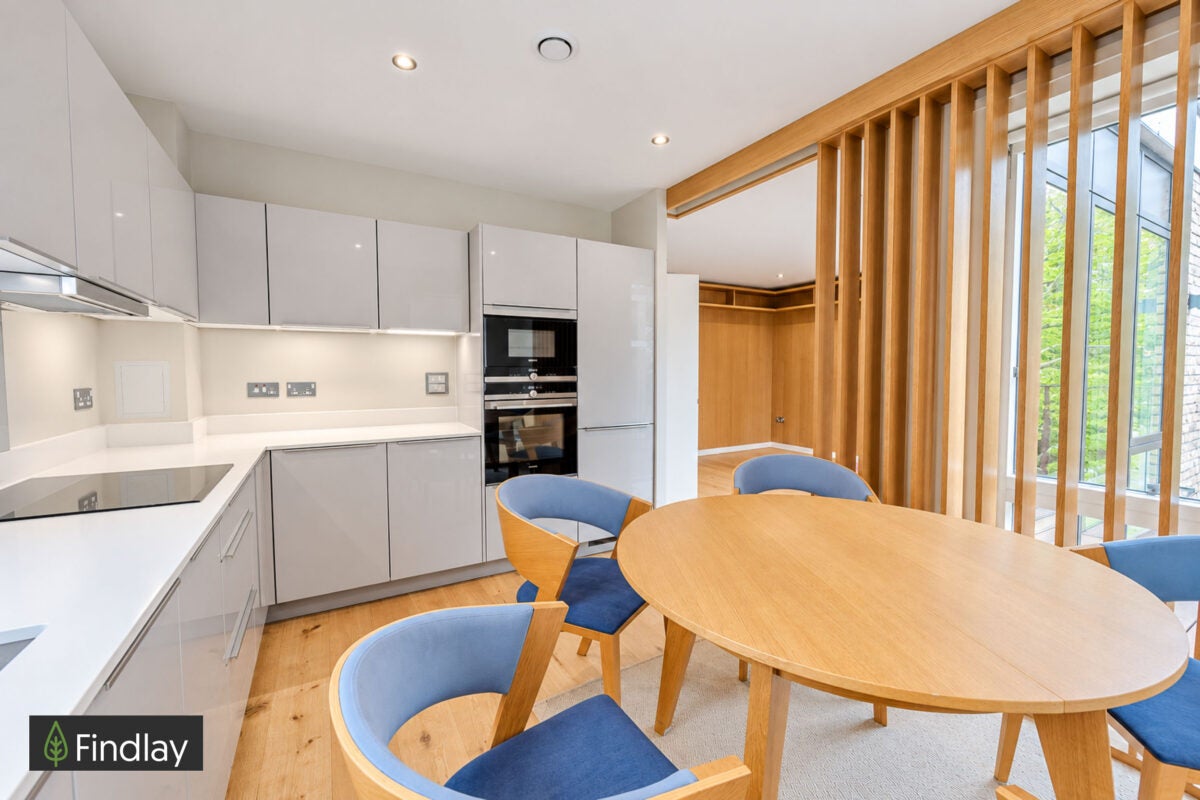 Flat Lansdowne Drive in Greater London