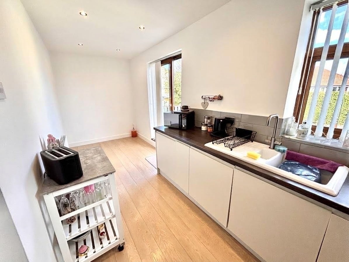 House Jermyn Close in Sheffield