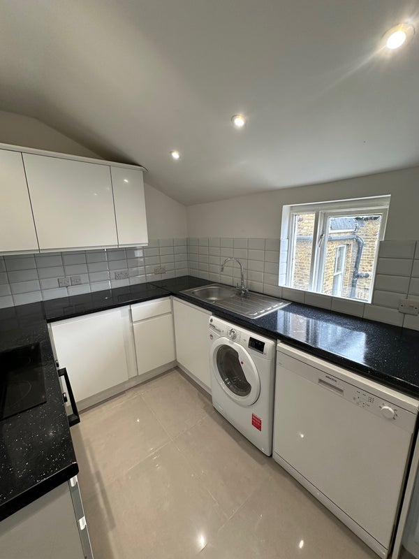 Flat Selsdon Road in Greater London
