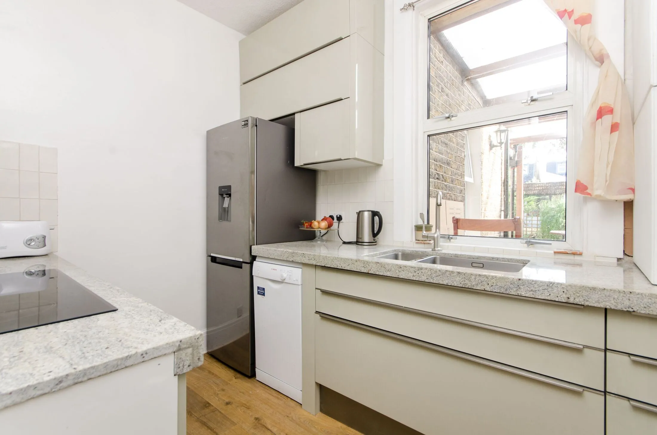 Flat Gladstone Road in Greater London