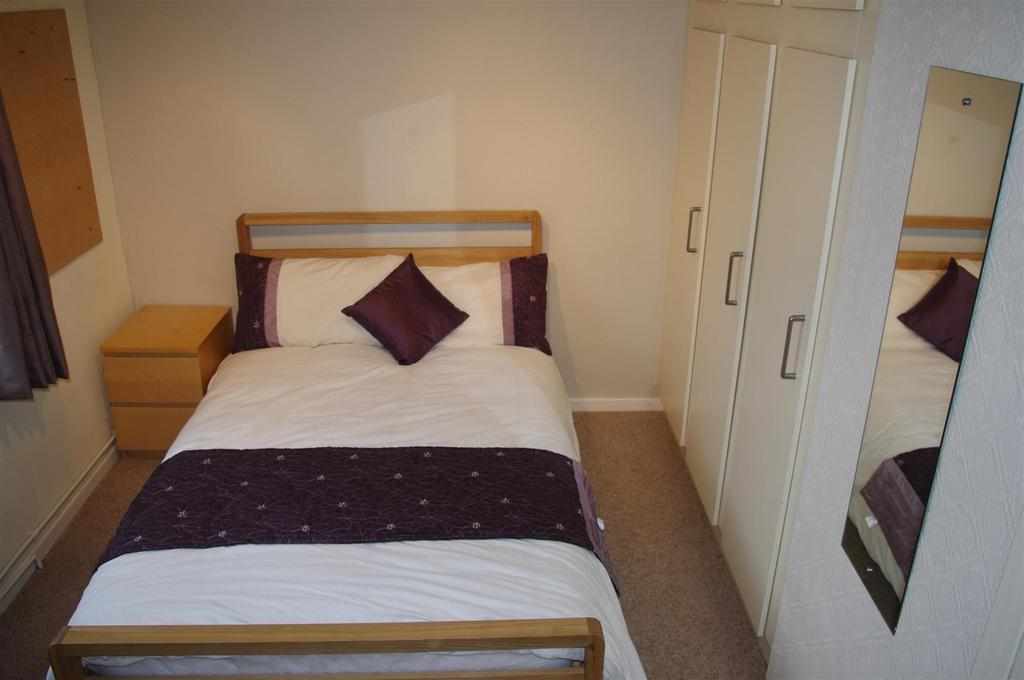 Flat Cadleigh Gardens in Birmingham