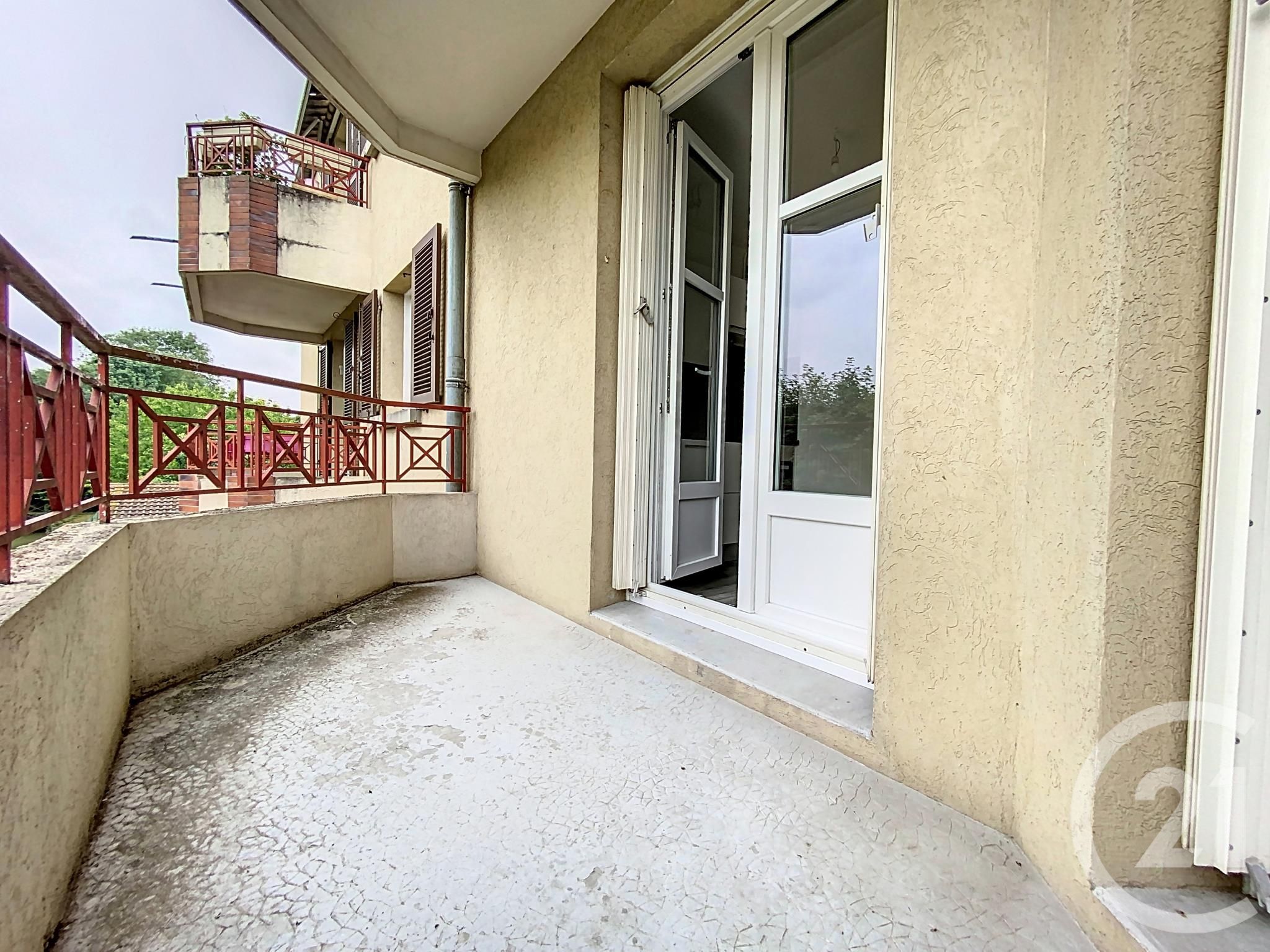 Flat Place de la République in Châlons-en-Champagne