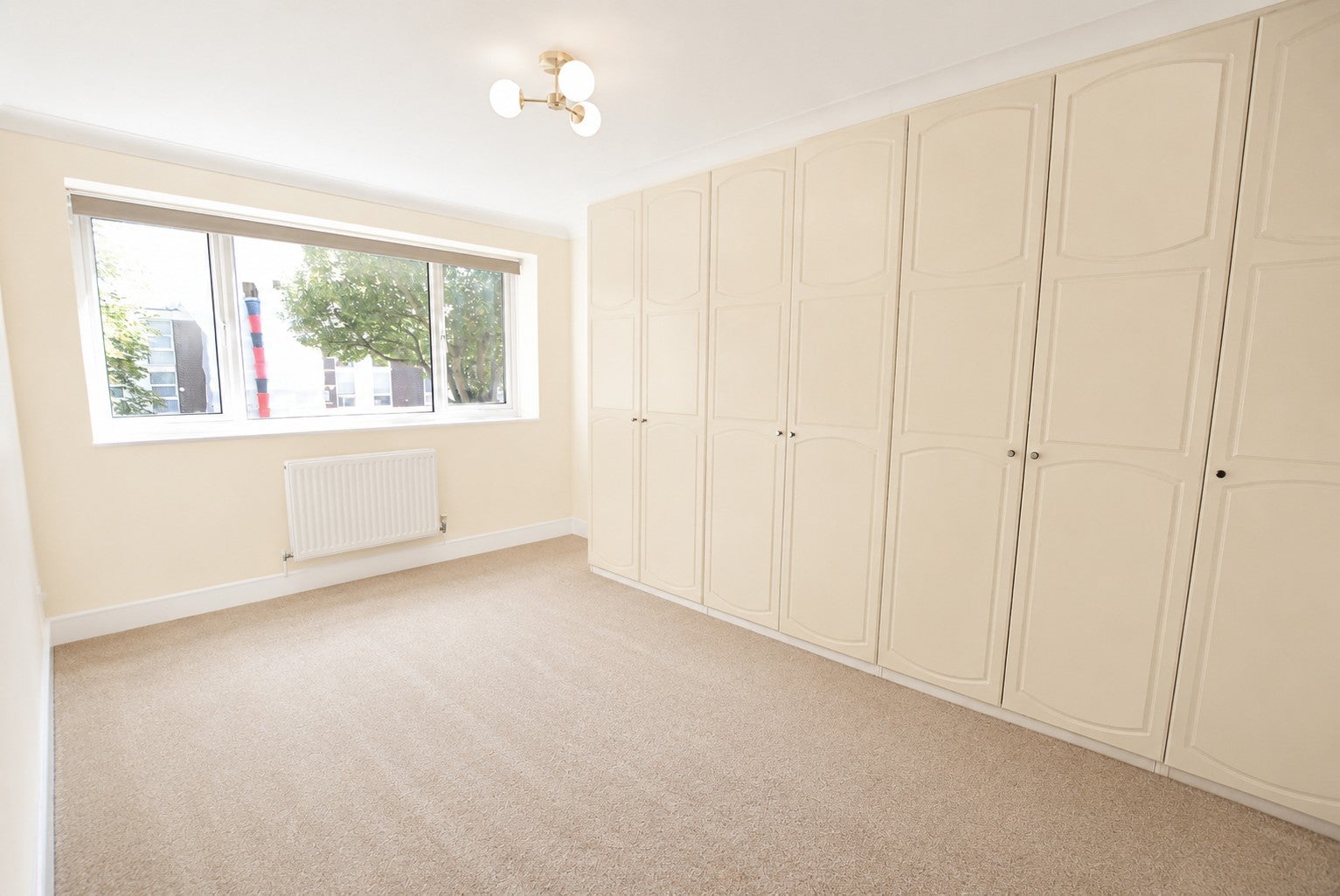 Flat Fellows Road in Greater London