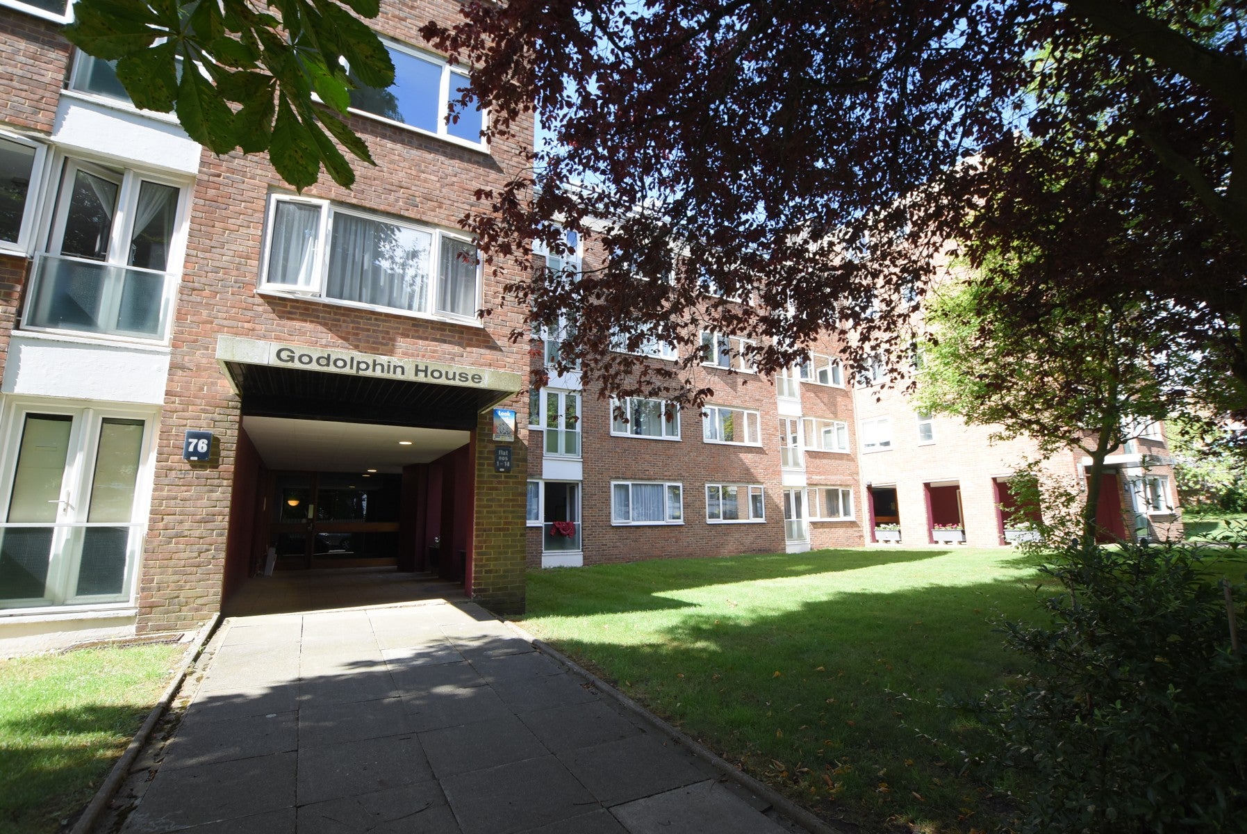 Flat Fellows Road in Greater London