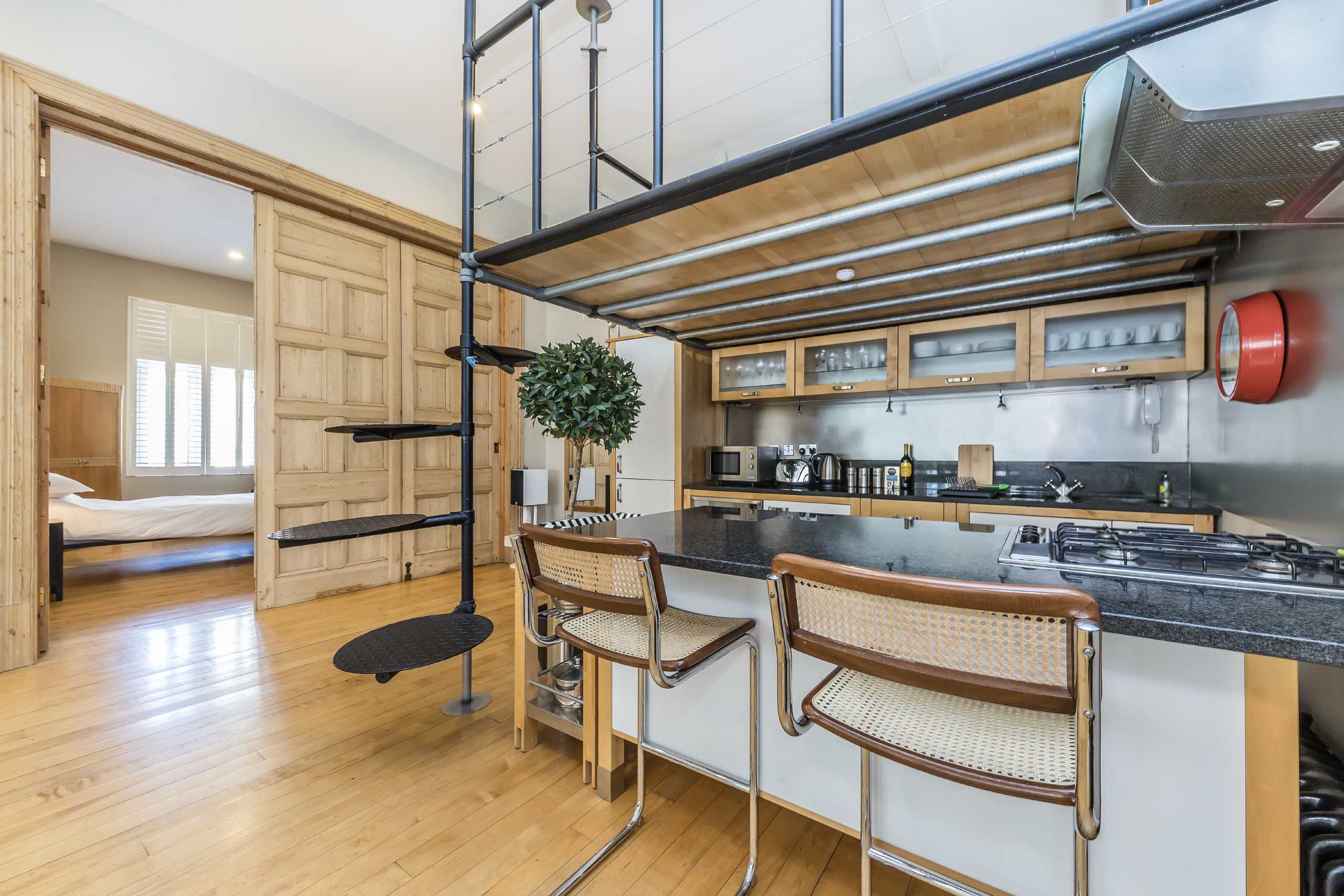 Flat Tooley Street in Greater London