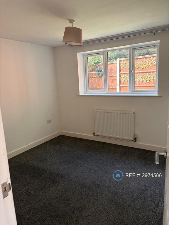 Flat Sloane Close in Enderby