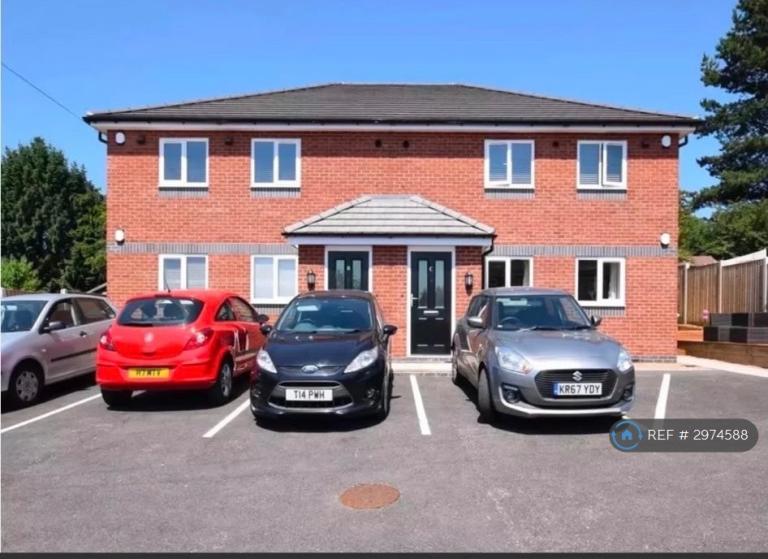 Flat Sloane Close in Enderby