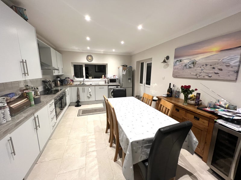 Room Haviland Road East in Bournemouth