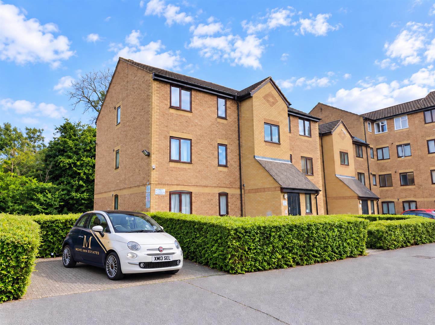 Flat Burket Close in London