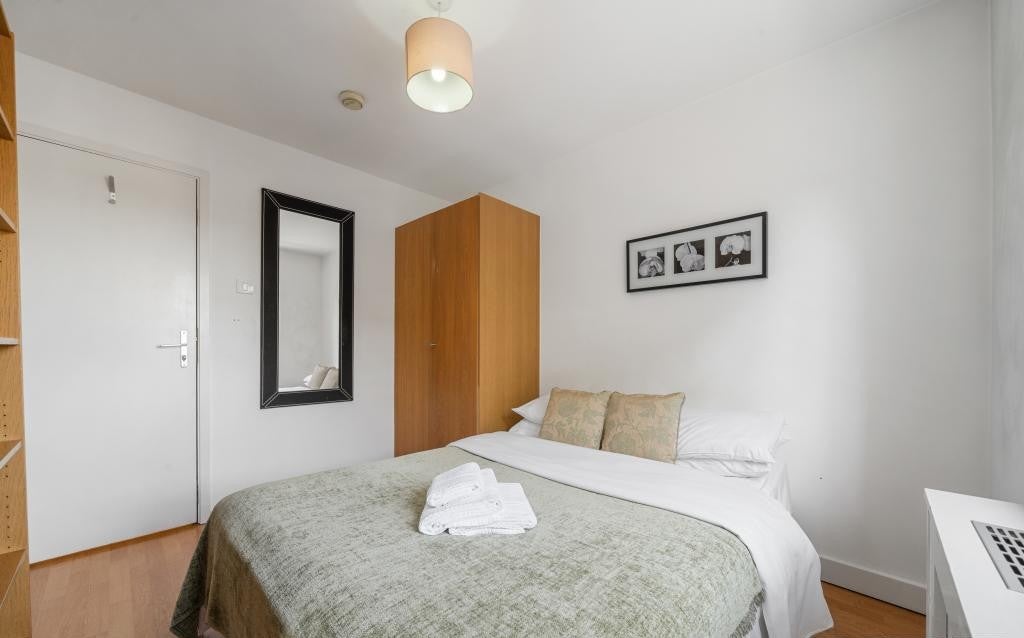 Flat Drummond Street in Greater London
