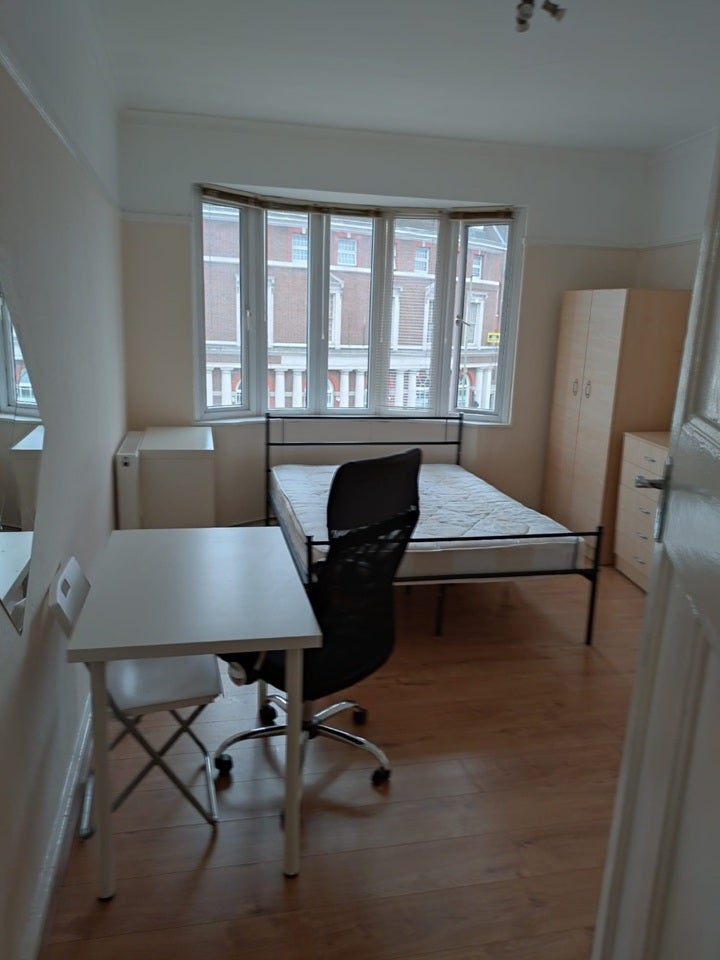Flat Finchley Lane in Greater London