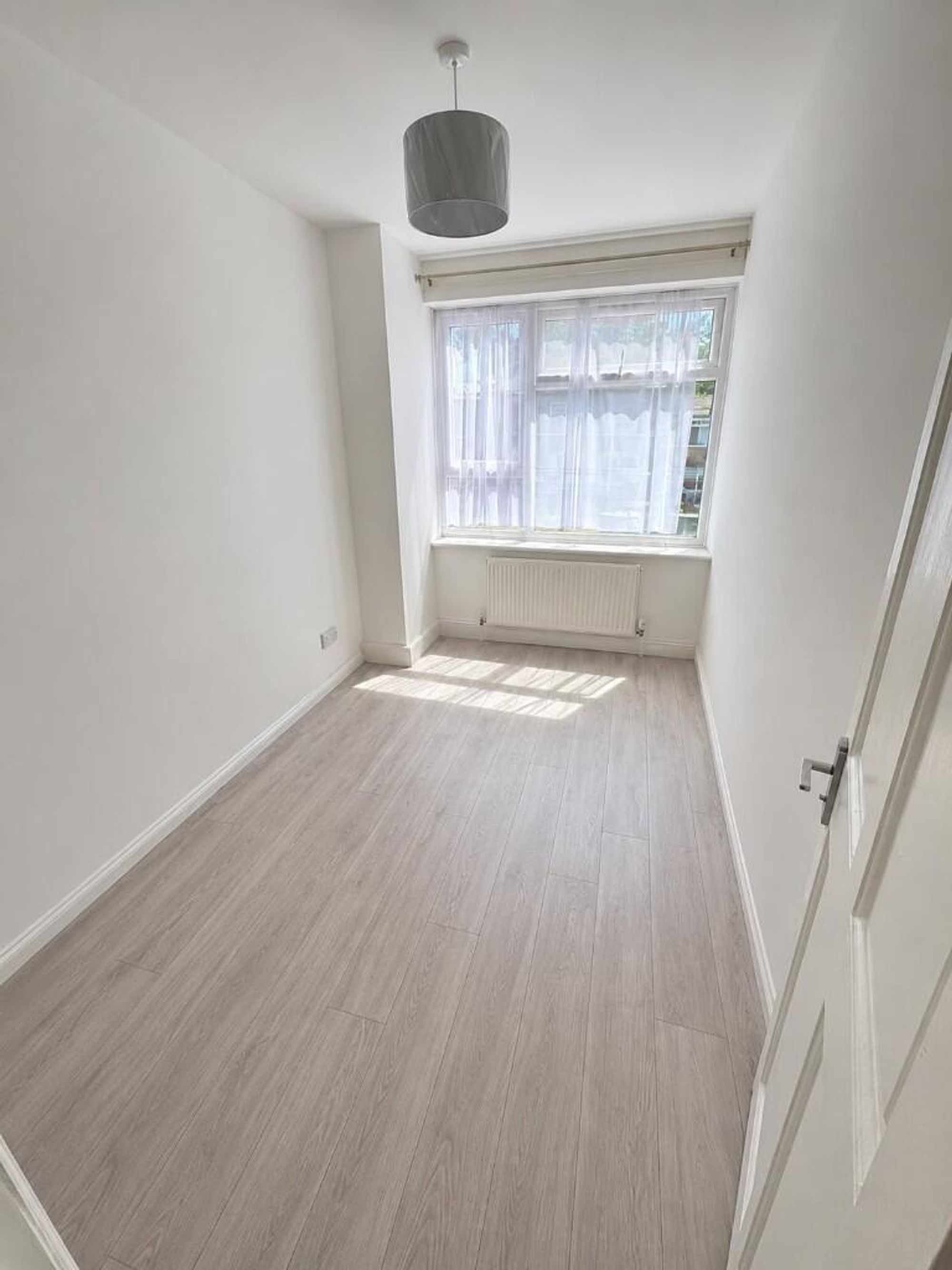 Flat Windsor Road in Greater London