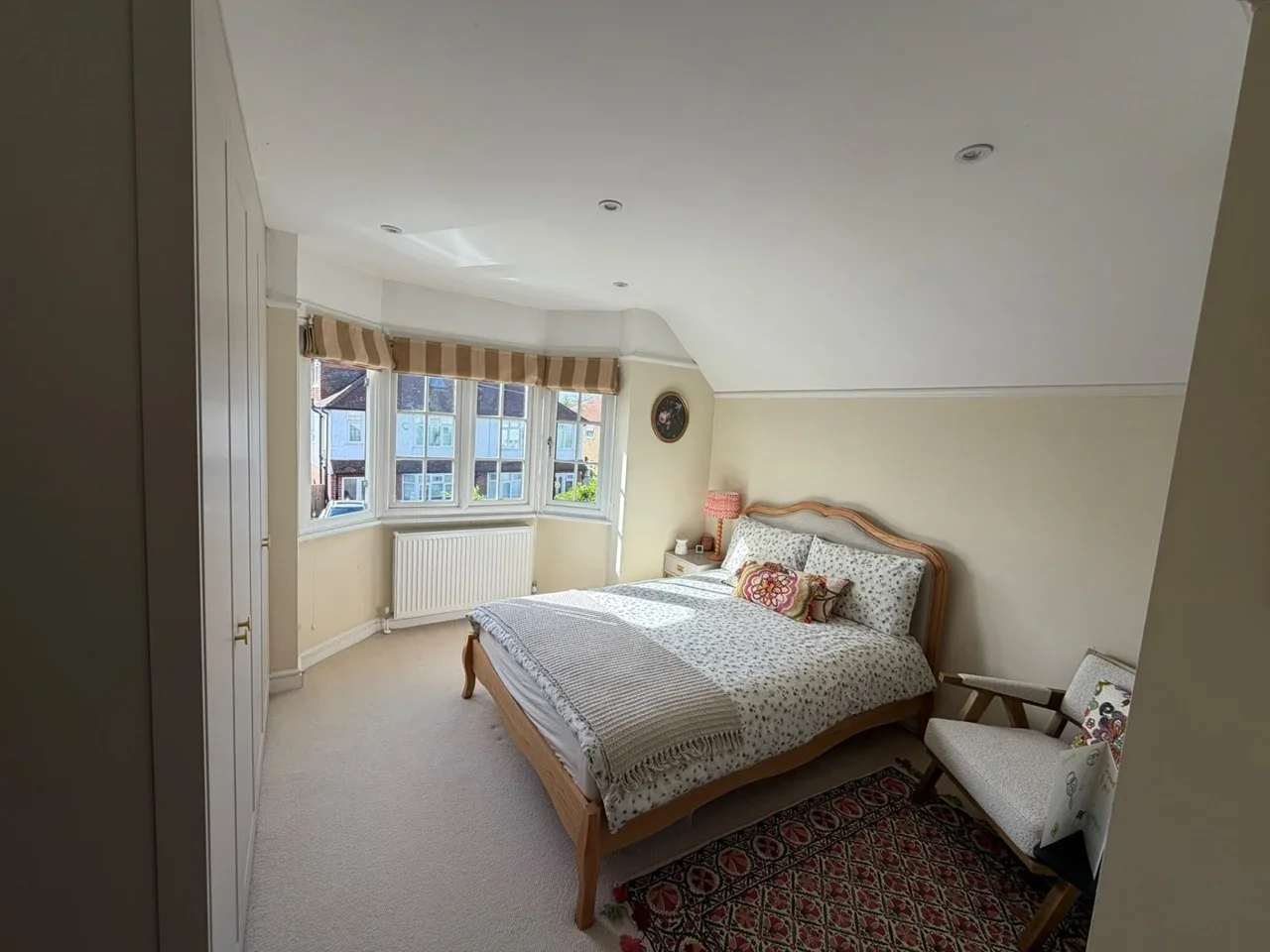 Room Bracken Road in Maidenhead