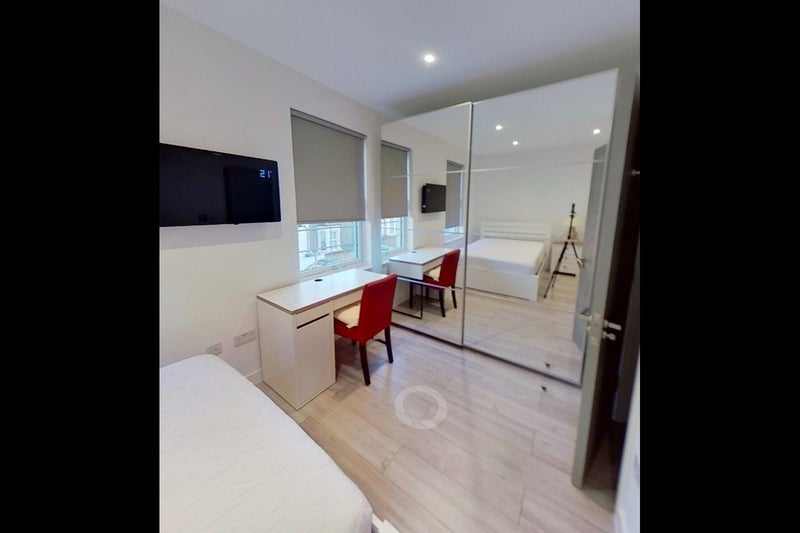 Room Alloa Road in Greater London