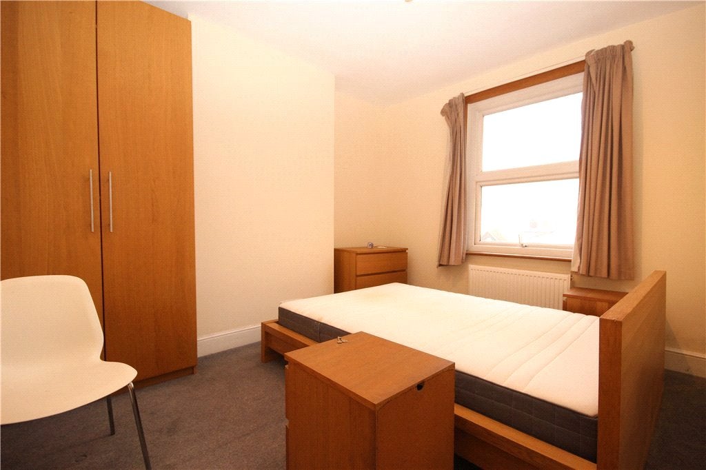 Room Guildford Park Road in Guildford