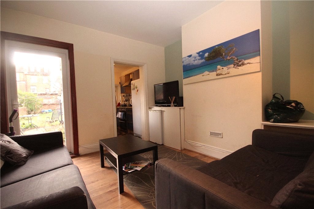 Room Guildford Park Road in Guildford
