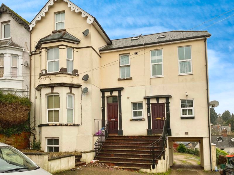 Flat Caerau Road in Newport