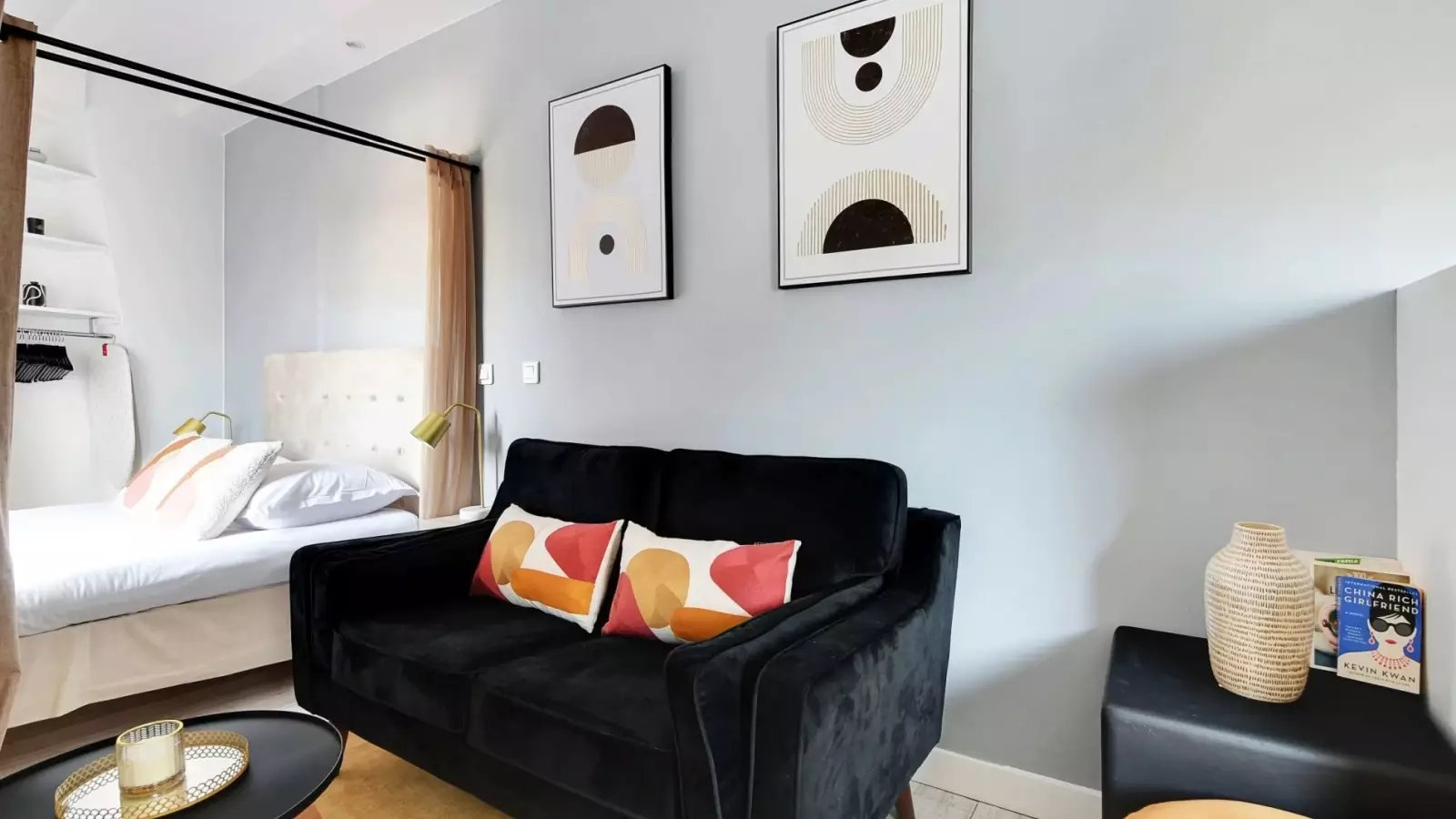 Appartement Rue Pierre-Charron à Paris