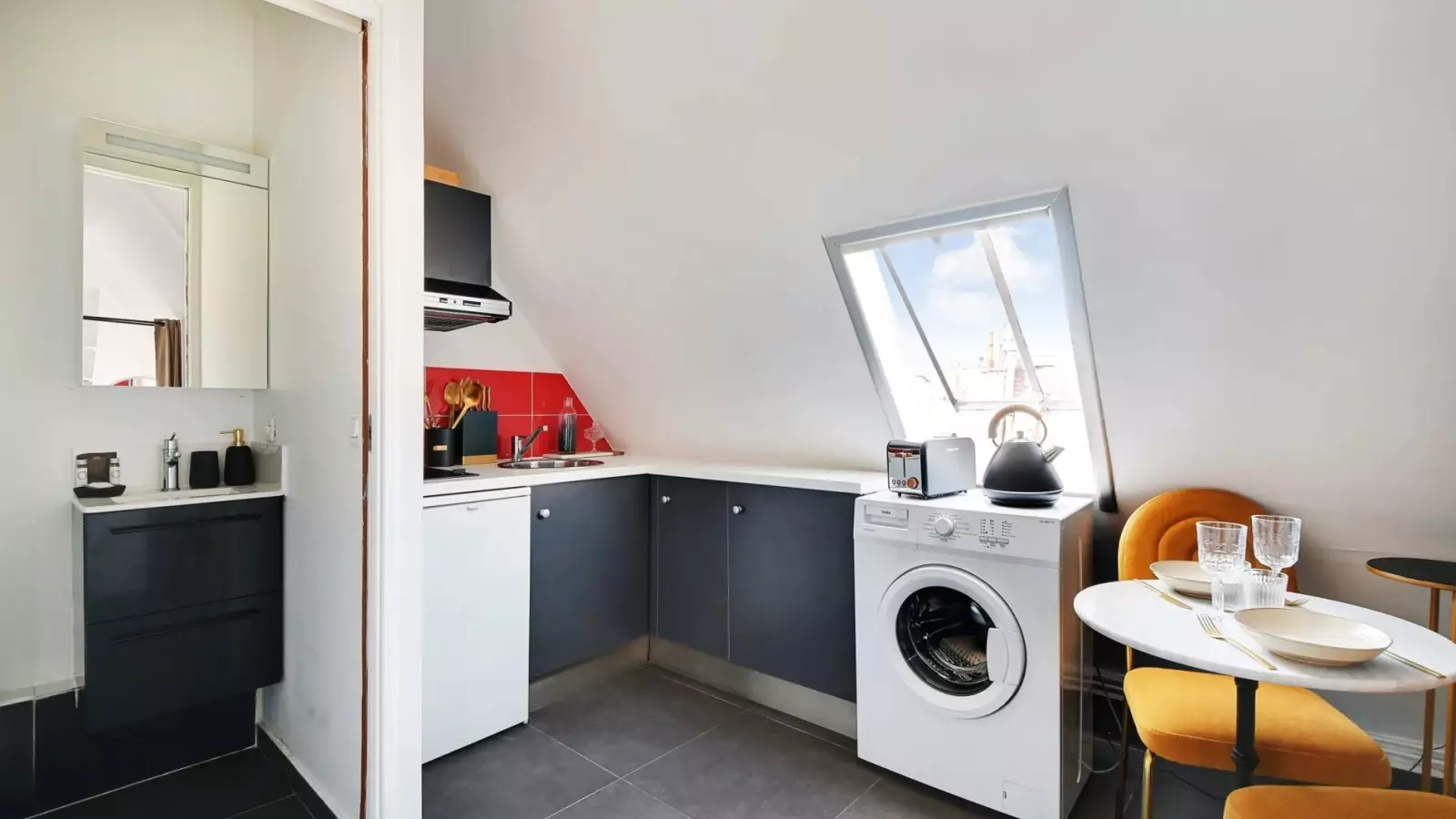 Appartement Rue Pierre-Charron à Paris
