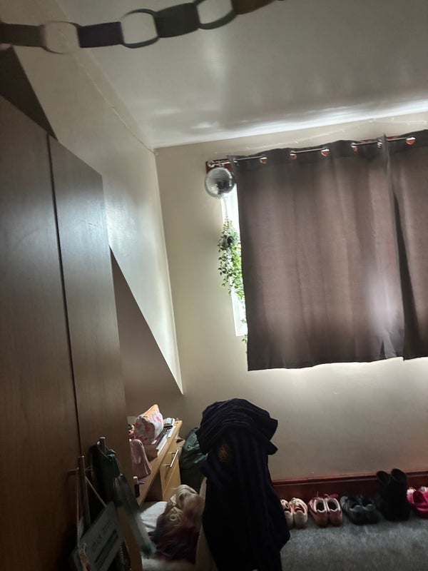 Room Walmsley Road in Leeds