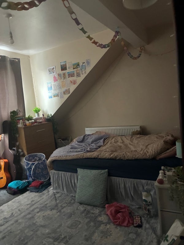 Room Walmsley Road in Leeds