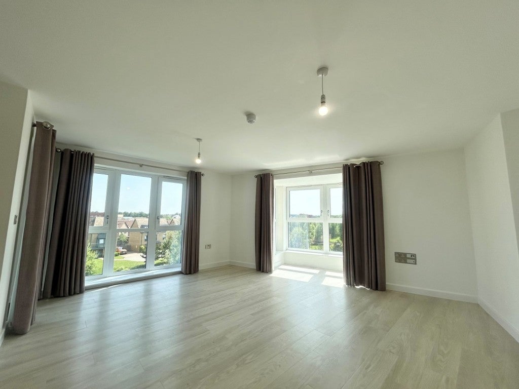 Flat Cyber Avenue in Milton Keynes
