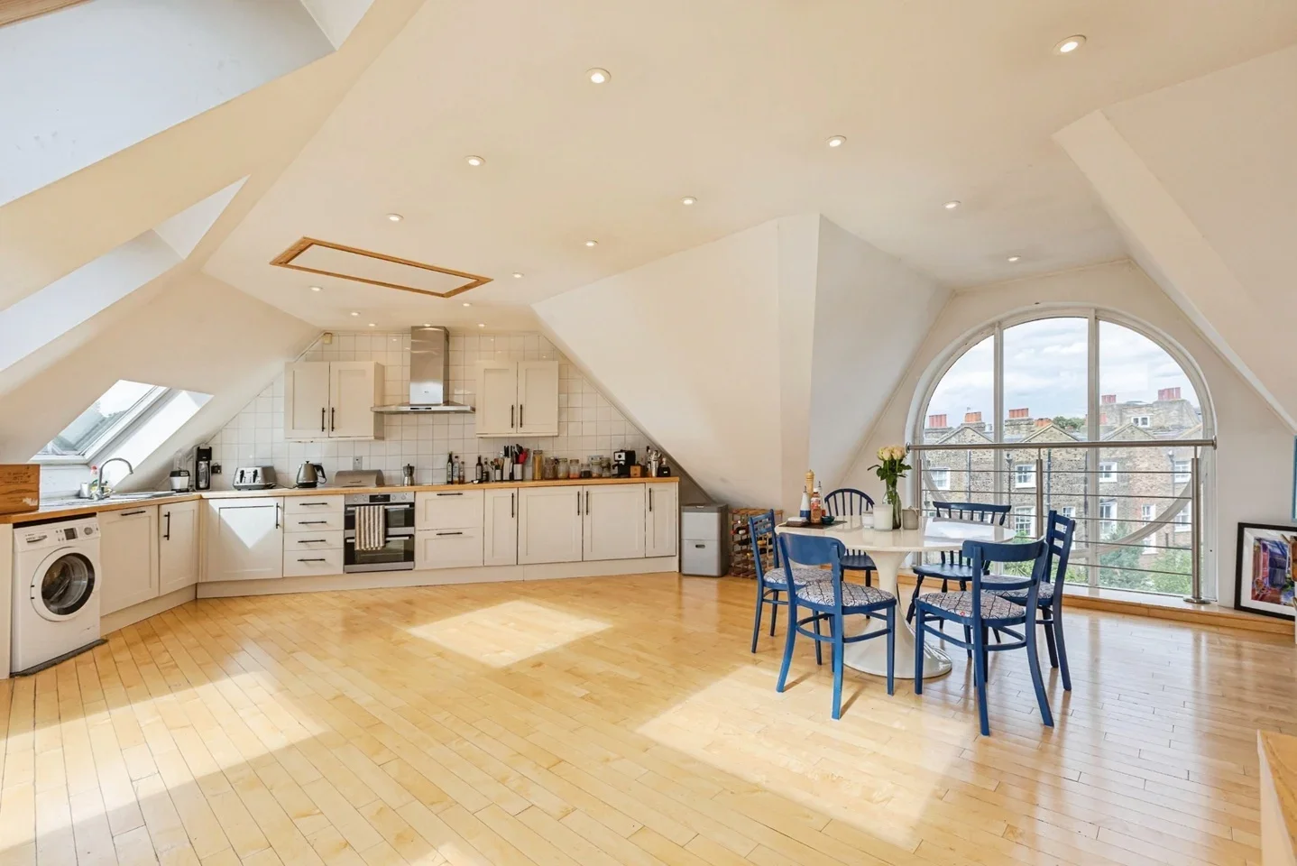 Flat Dalston Lane in Greater London
