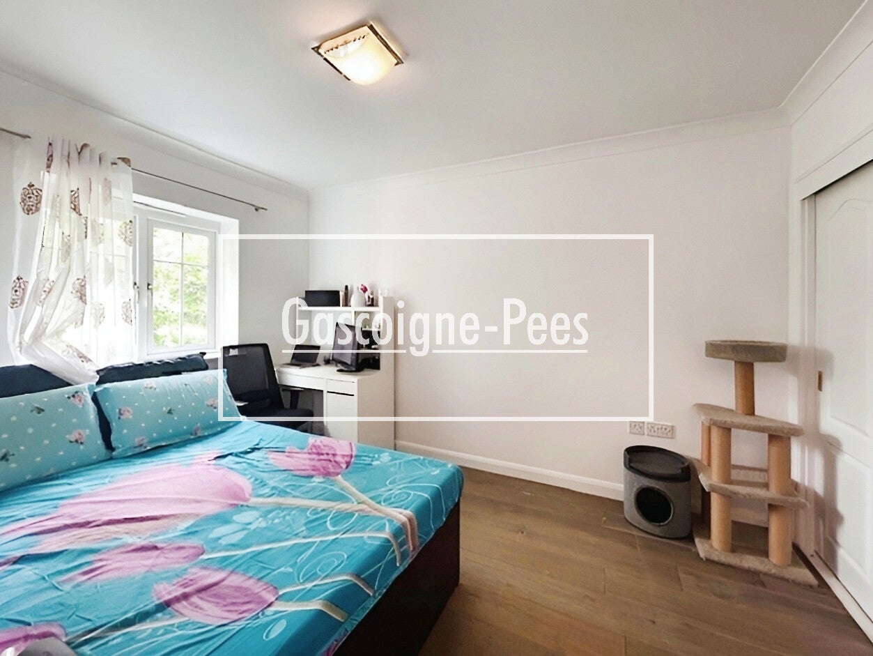 Flat Fletcher Close in Basingstoke and Deane