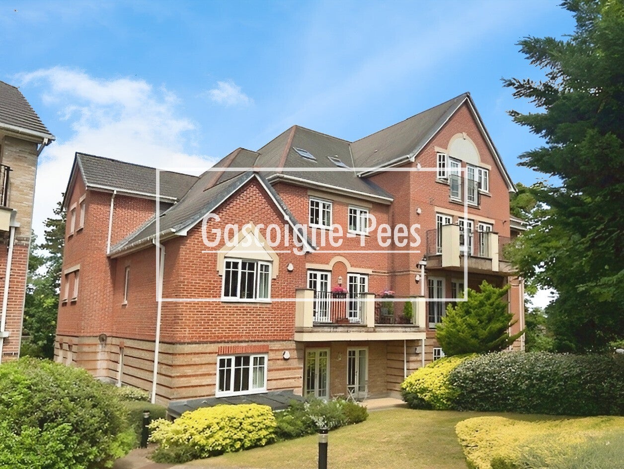 Flat Fletcher Close in Basingstoke and Deane