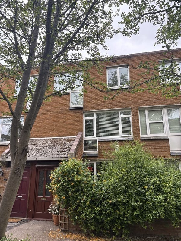 Room Westbourne Road in Greater London